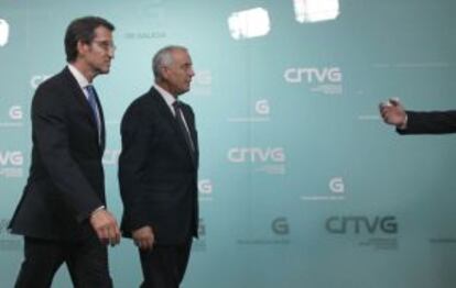 Feijóo y Pachi Vázquez, antes de entrar al plató de TVG para el último debate electoral, en octubre pasado.