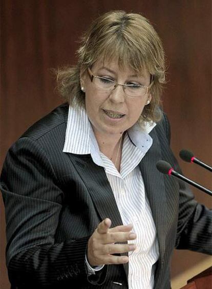 Maru Menéndez, portavoz de los socialistas en la Asamblea de Madrid, en un momento de su discurso.