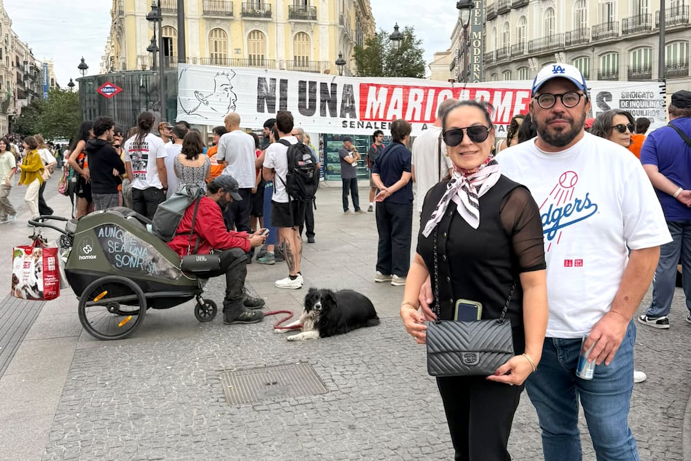 Carlos y Aridiana Robles, una pareja de mexicanos que vive en Los Ángeles