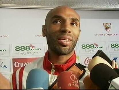 Kanouté le dedica a su mujer el 'hat-trick' ante el Valladolid
