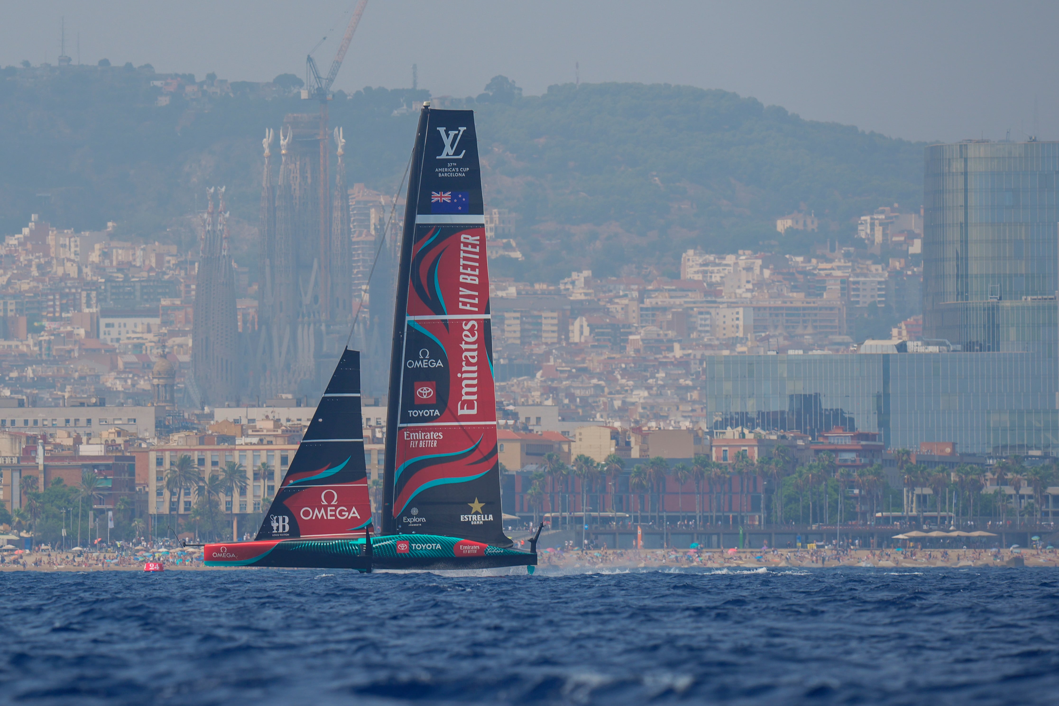 Copa del América de vela: El Team New Zealand y el American Magic dominan el arranque de la competición