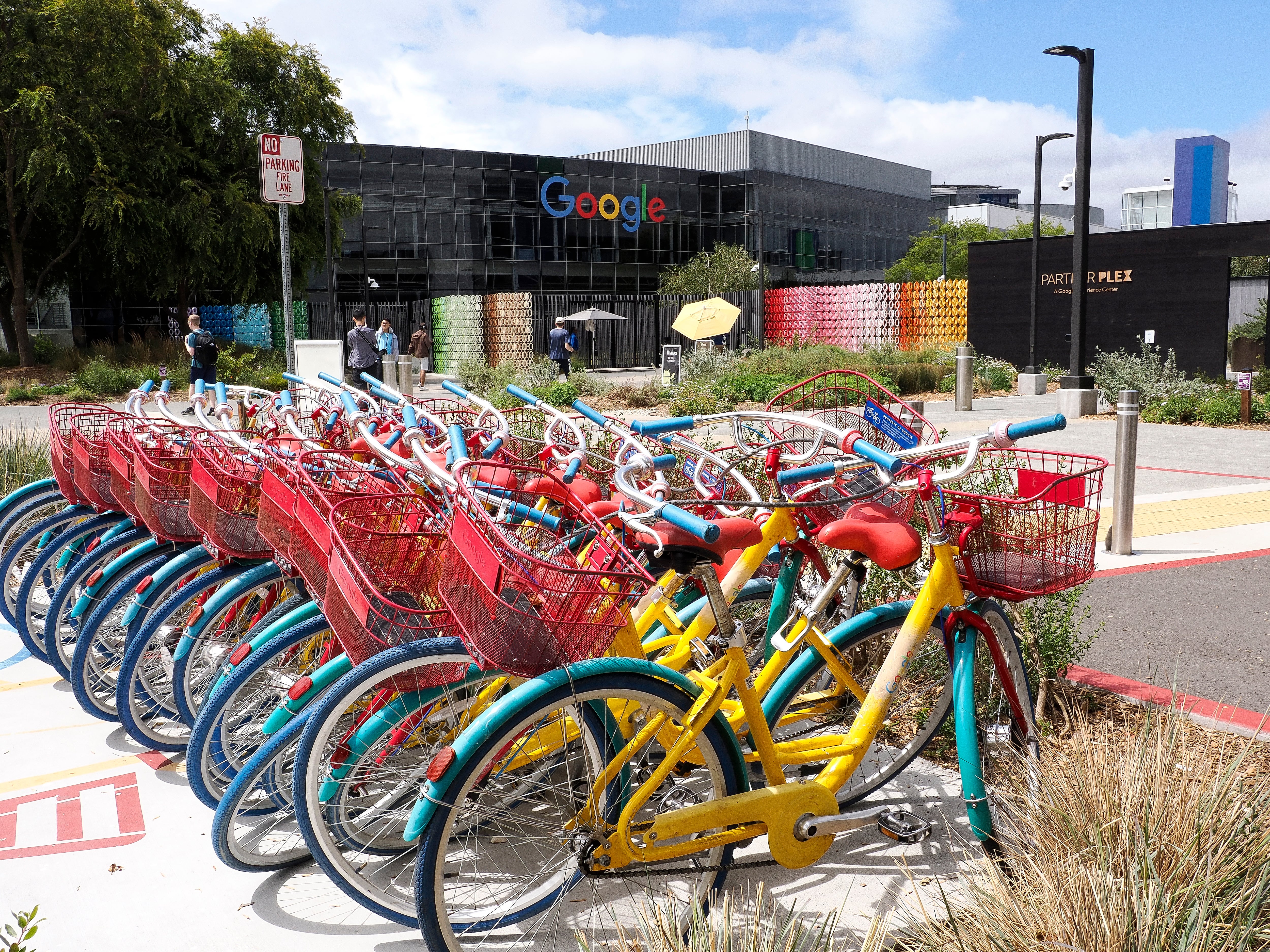Los negocios de publicidad y la nube empujan los beneficios de  Alphabet hasta los 81.700 millones de dólares en el segundo trimestre