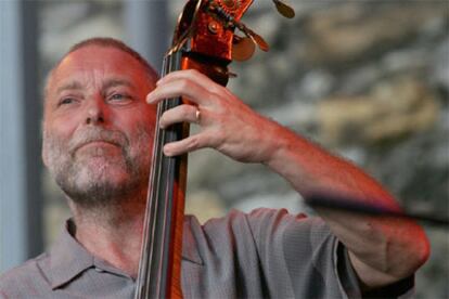 Dave Holland, durante su actuación en San Sebastián.