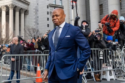 El alcalde de Nueva York, Eric Adams, a su salida este miércoles del tribunal federal de Manhattan.
