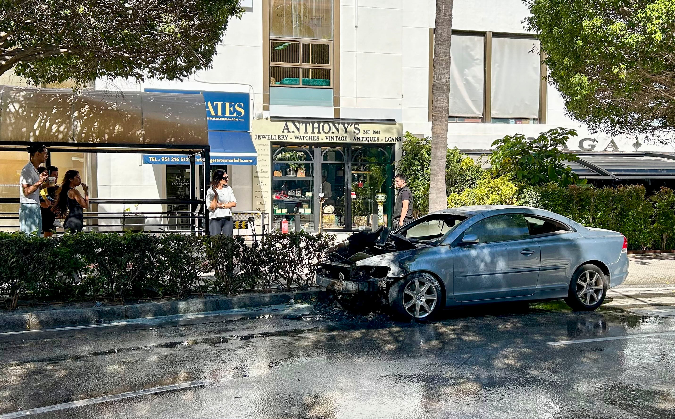 Un tiroteo a plena luz del día en Marbella acaba con un hombre herido