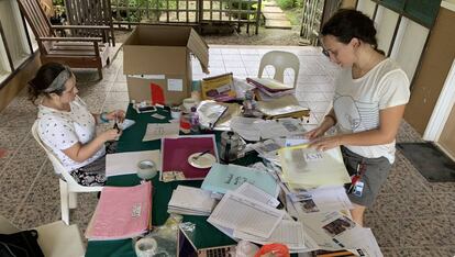 Mesa de trabajo del equipo que lucha por erradicar el pian.