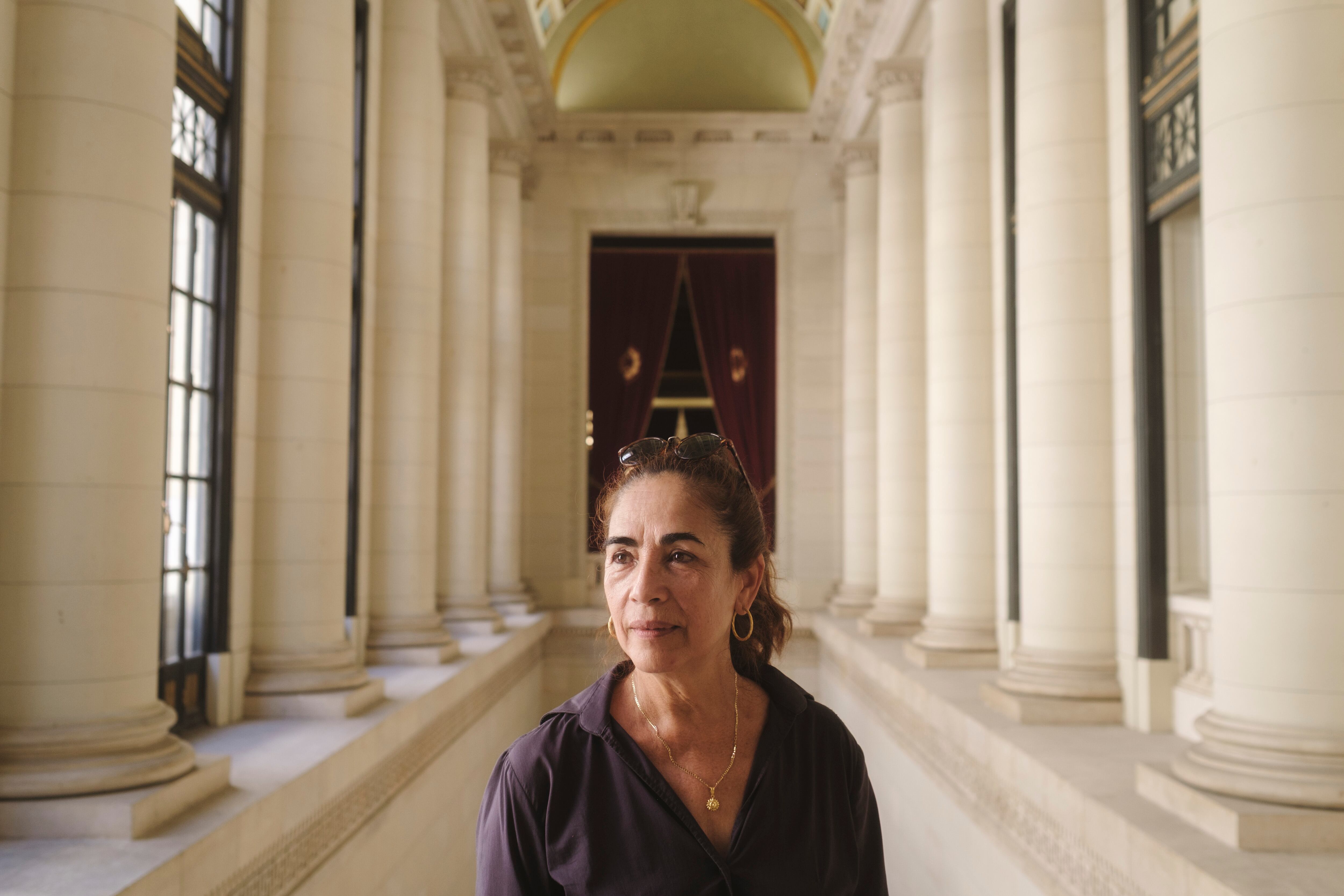Mariela Mulet, una de las mujeres encargadas de restaurar el Capitolio de La Habana.