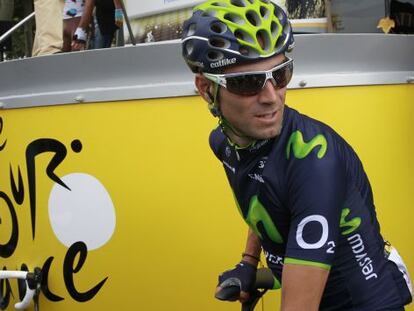 Alejandro Valverde, este martes por la ma&ntilde;ana antes de la etapa. 