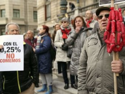 Los manifestantes han pedido al PNV que  se moje  en la exigencia de pensiones dignas