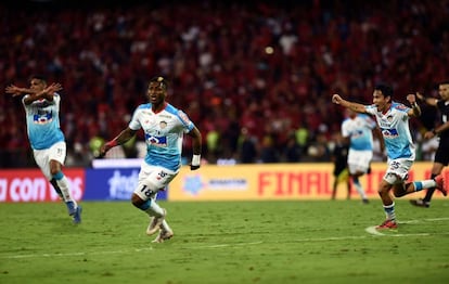 Yony González, del Junior de Barranquilla, celebra su gol en la final del fútbol colombiano.