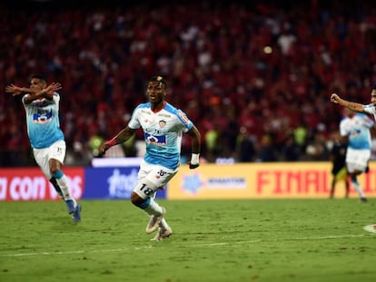 Yony González, del Junior de Barranquilla, celebra su gol en la final del fútbol colombiano.