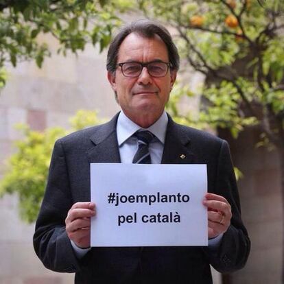 Artur Mas dóna suport a la campanya de Plataforma per la Llengua.