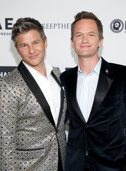 Neil Patrick Harris y su marido David Burtka acudieron a la cita de Elton John.