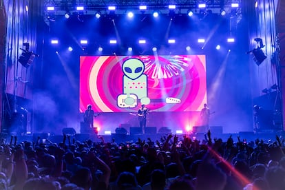 Panoramic of the Los Planetas concert.