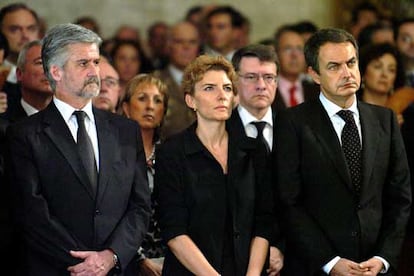 El presidente del Congreso, Manuel Marín, el presidente del Gobierno, José Luis Rodríguez Zapatero, y su esposa, Sonsoles Espinosa.