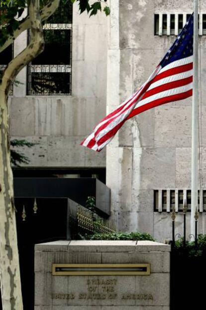 Exterior de l'Ambaixada dels Estats Units a Madrid.