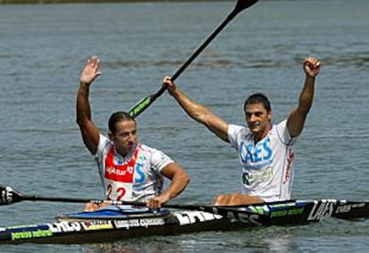 Julio Martínez (izda.) y Manuel Busto, vencedores del descenso del Sella.