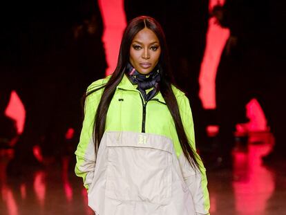 Naomi Campbell encabeza el desfile de Tommy Hilfiger
