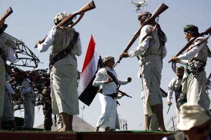 Manifestación por los tres años de guerra en Sanaa (Yemen). 