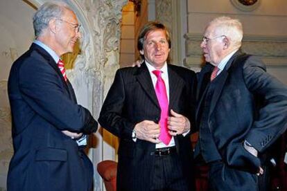 Beckenbauer, junto a Luis Aragonés y Bernd Schuster.