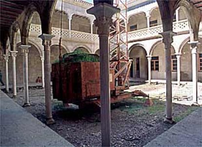 Interior del palacio de Úbeda con las obras paralizadas.