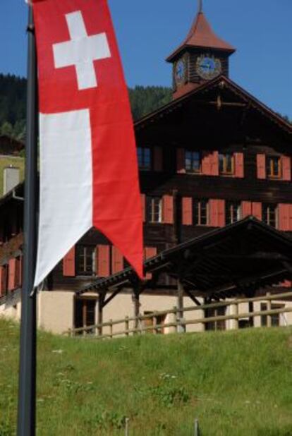 Un edificio en Les Diablerets, pueblo conocido por su estaci&oacute;n de esqu&iacute;, situado en el  cant&oacute;n de Vaud.