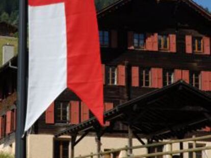 Un edificio en Les Diablerets, pueblo conocido por su estaci&oacute;n de esqu&iacute;, situado en el  cant&oacute;n de Vaud.