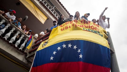 Juan Guaidó durante una visita este sábado a la localidad de Charallave (Venezuela).