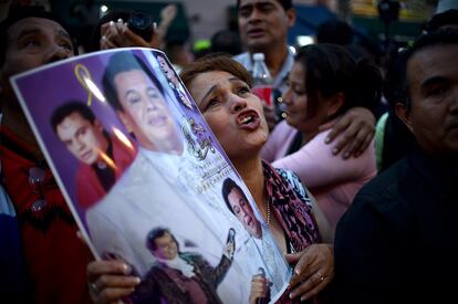 Homenaje espontaneo a la figura de Juan Gabriel en la plaza Garibaldi en Ciudad de México, el 30 de agosto de 2016.