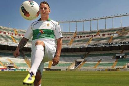 Nicki Bille, en su presentación con el Elche.