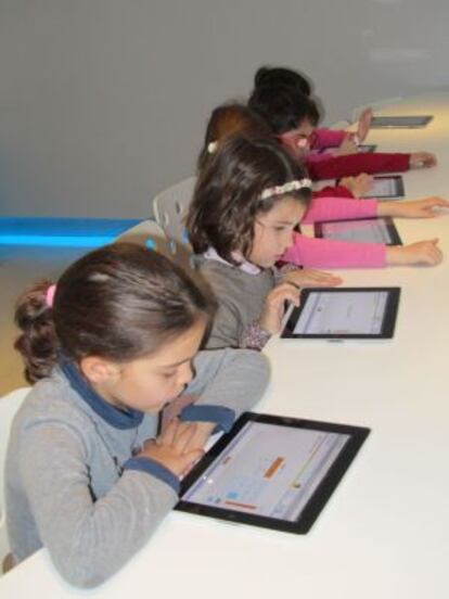 Niños aprendiendo SmarStick