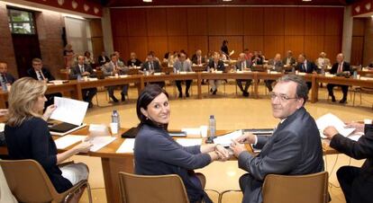 La consejera de Educaci&oacute;n, Mar&iacute;a Jos&eacute; Catal&aacute;, junto al secretario auton&oacute;mico, Rafael Carbonell. 