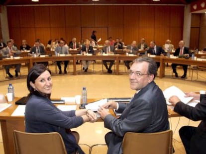 La consejera de Educaci&oacute;n, Mar&iacute;a Jos&eacute; Catal&aacute;, junto al secretario auton&oacute;mico, Rafael Carbonell. 