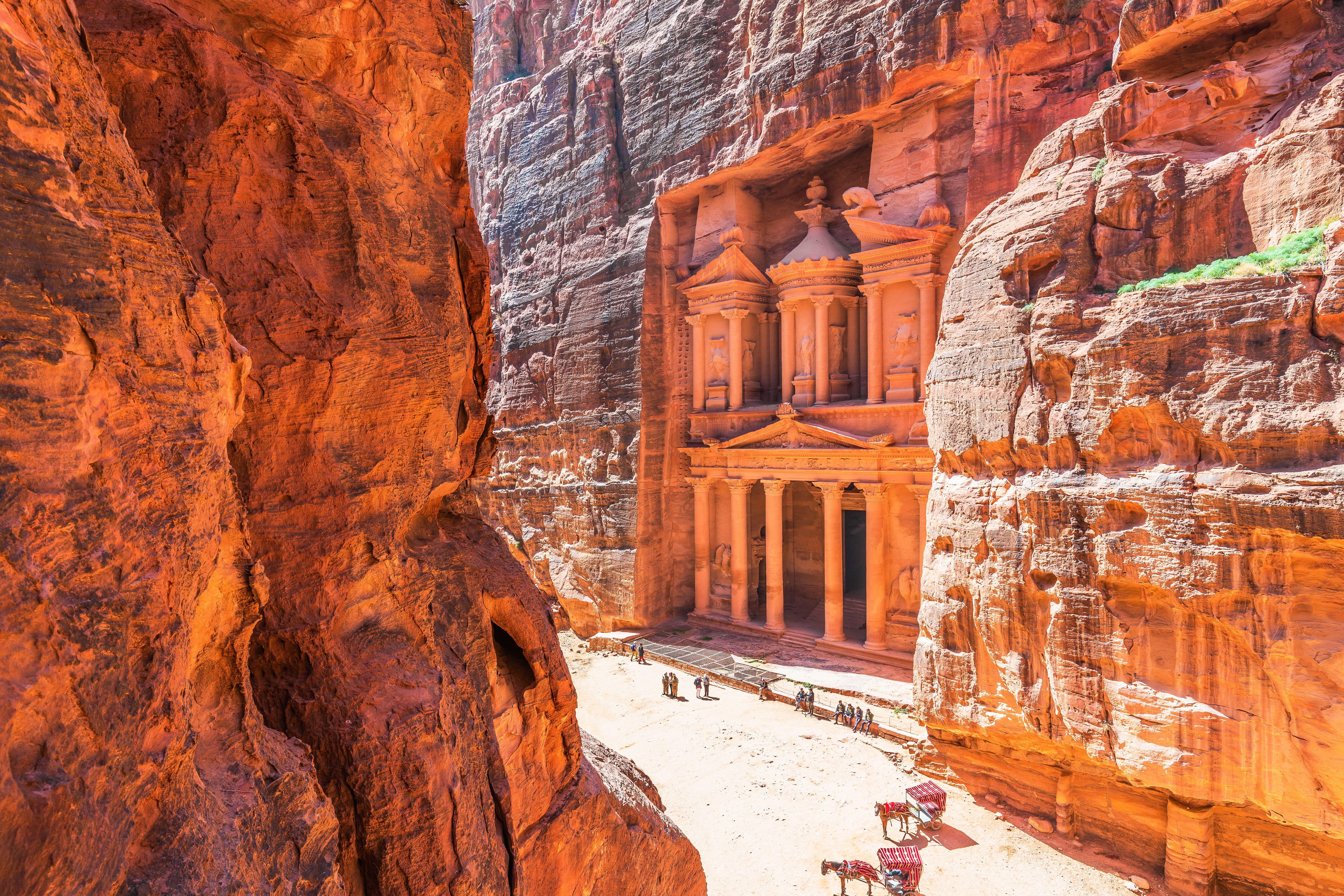 Petra, la capital de los nabateos y uno de los sitios arqueológicos más hermosos del mundo