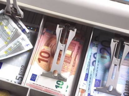 Mejor con tarjeta: la mitad de los españoles reduce el pago en efectivo con la pandemia