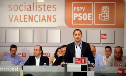 Jorge Alarte, ayer, durante su intervención ante el Comité Nacional del PSPV-PSOE.