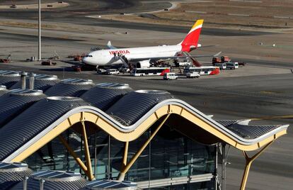 Vista desde la torre de control aéreo del Aeropuerto Adolfo Suárez Madrid-Barajas.