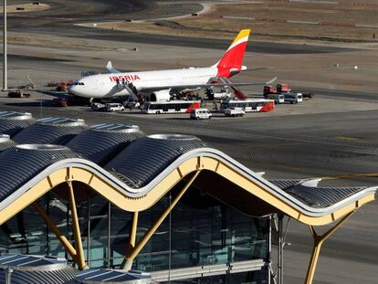 Vista desde la torre de control aéreo del Aeropuerto Adolfo Suárez Madrid-Barajas.