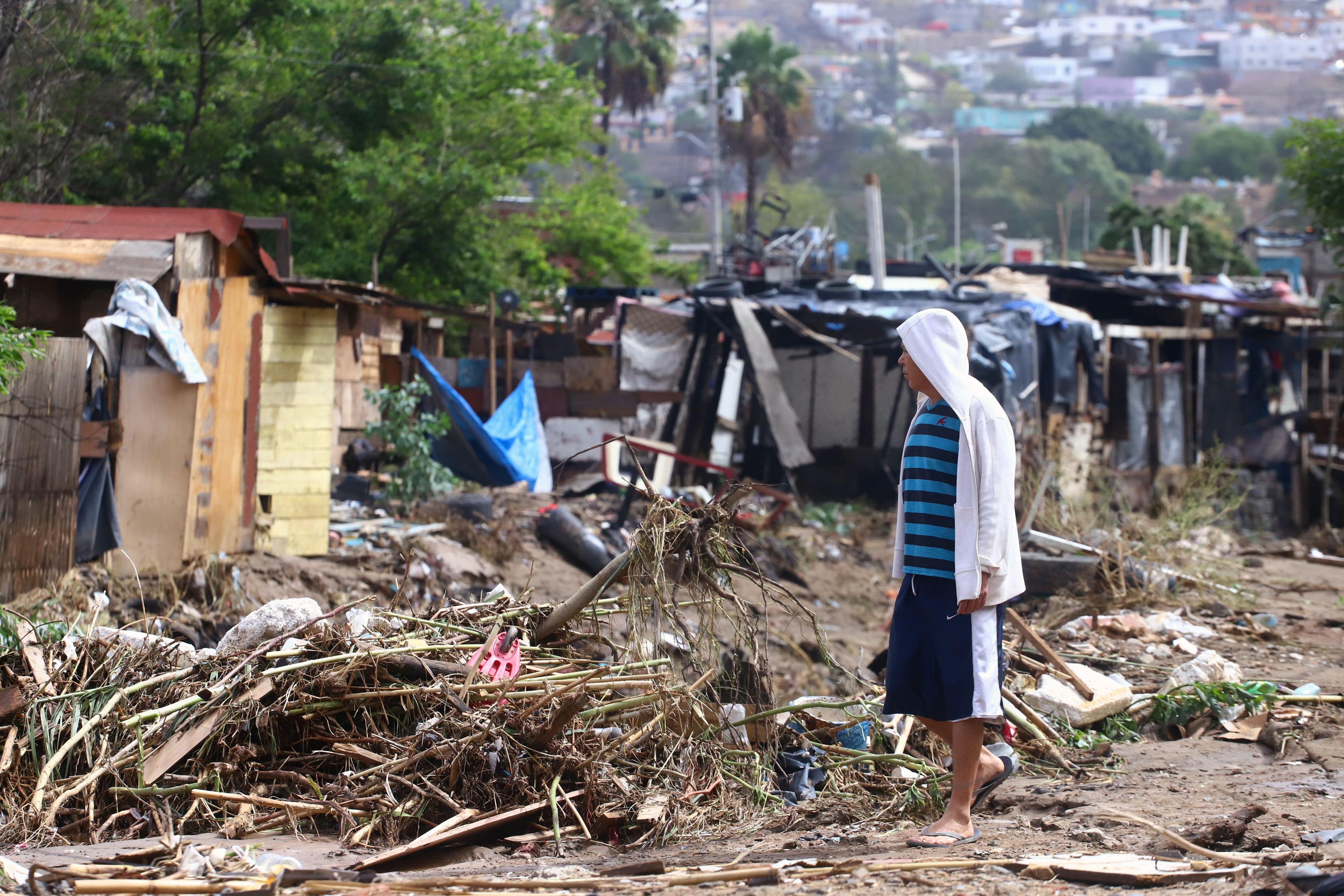 Tres muertos y 10 desaparecidos por los efectos del huracán ‘Simon’ y de la tormenta tropical ‘Rachel’
