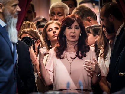 La vicepresidenta de Argentina, Cristina Fernández de Kirchner, vista el 1 de marzo, la sesión de apertura del año parlamentario, en el Congreso de la Nación en Buenos Aires.