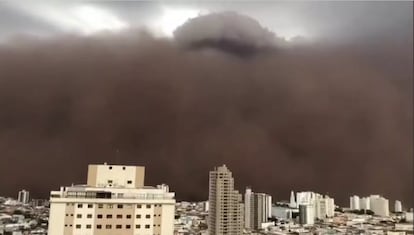 Tempestade de areia na cidade de Franca, interior paulista, no início de outubro.