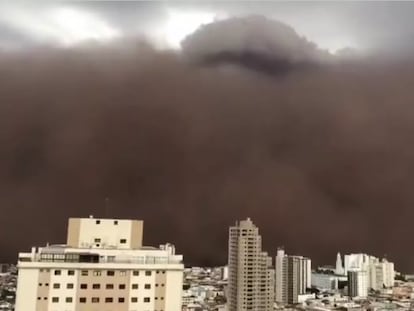 Tempestade de areia na cidade de Franca, interior paulista, no início de outubro.