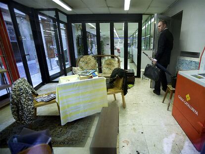 Decorar un cajero como protesta