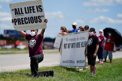Manifestación contra una ejecución frente a una prisión en Terre Haute, en Indiana, Estados Unidos, en julio de 2020