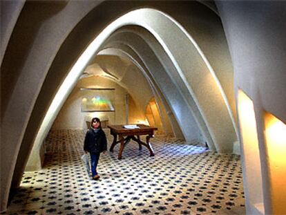 Arcos catenáricos en el desván de la Casa Batlló, abierta desde ayer al público.