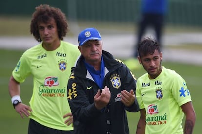 David Luiz, Scolari and Neymar.