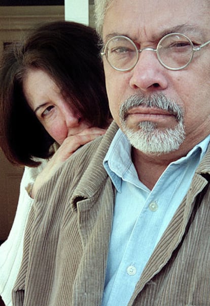 Guillermo Cabrera Infante, junto a su esposa, Miriam Gómez.