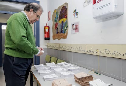 El presidente de Castilla y León, Juan Vicente Herrera, en el Colegio Público Venerables de Burgos.