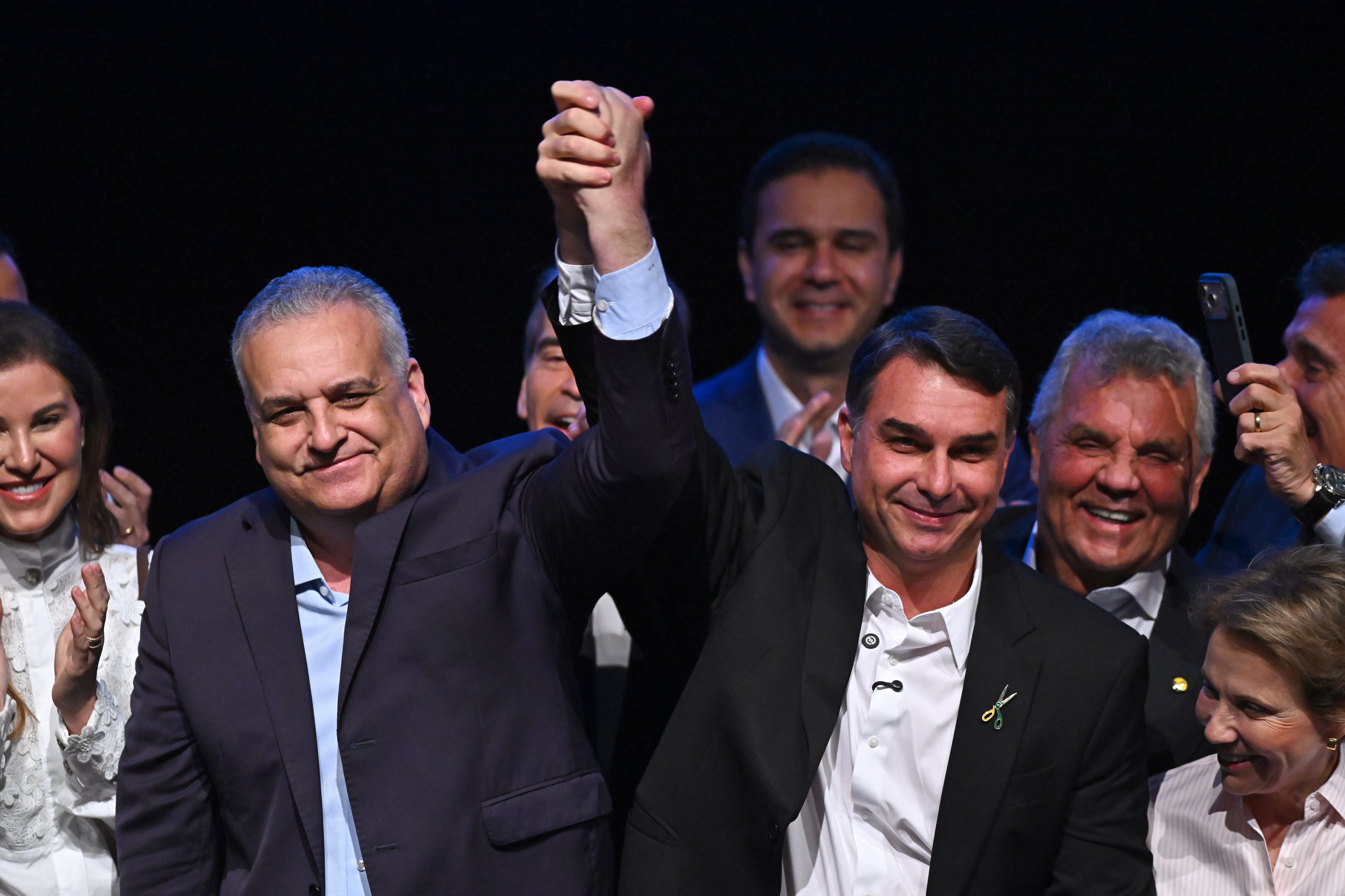 Flávio Bolsonaro elige a un diputado de bajo perfil como candidato a vicepresidente