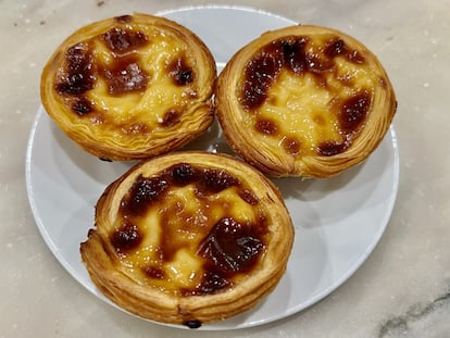 Pasteles de nata, elaborados por Nortejo, en Lisboa.